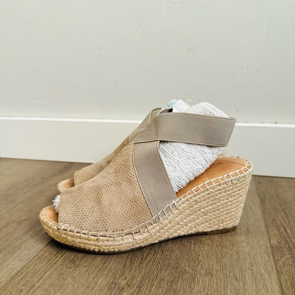 Gentle Souls Toupe Colleen Cross Elastic Kenneth Cole woman’s 7 - Picture 1 of 10